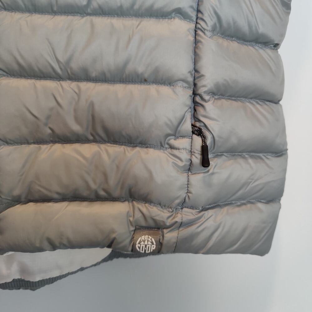 REI Co-op Women's Sz S Grey White Sleeveless Down Puffer Vest Zip Up Packable - Picture 3 of 5